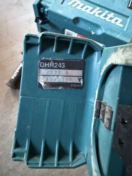 Makita DHR 243 безчетков перфоратор