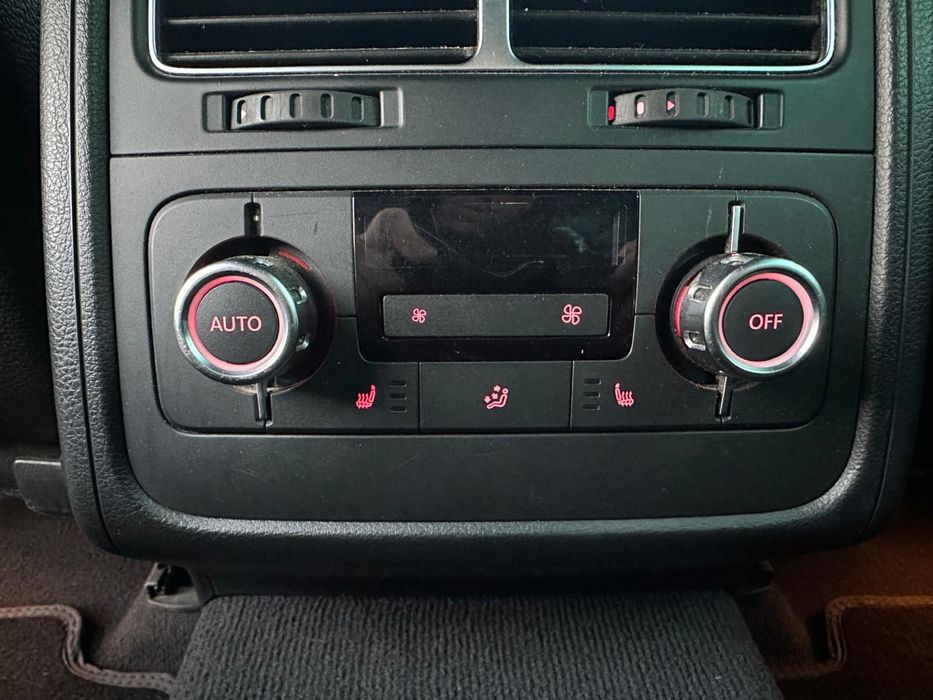 Vand vw Touareg 3 l  245cp km reali