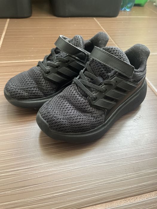 Adidasi fete marime 30