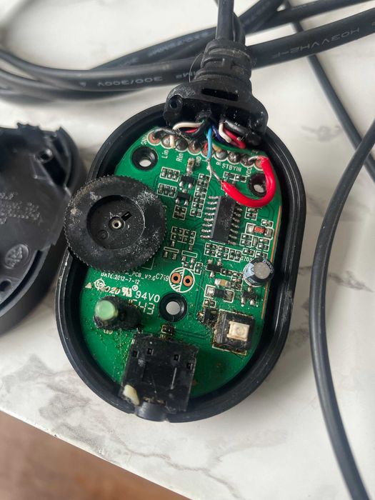 Аудио система Logitech Z313 2.1 - За ремонт части (проблем в платката)