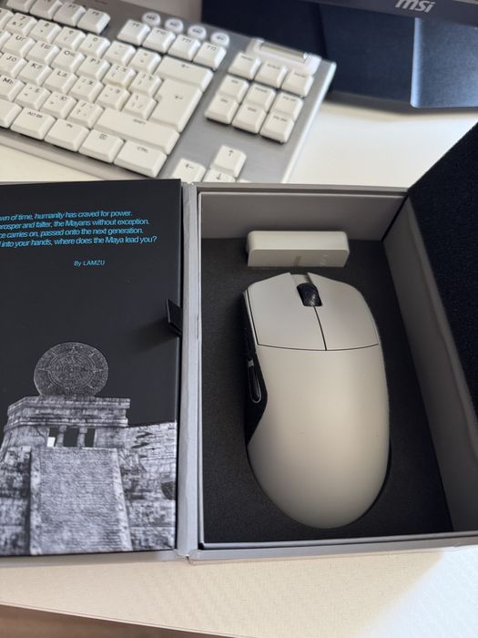 Продам мышку срочно lamzu