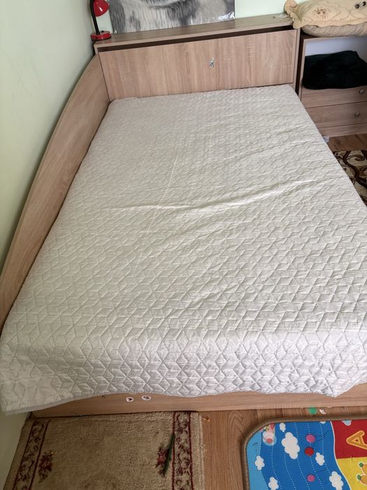 Легло с ракла и повдигащ механизъм