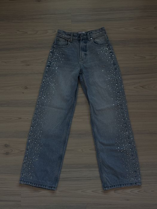 Дамски дънки Bershka с камъчета – като нови