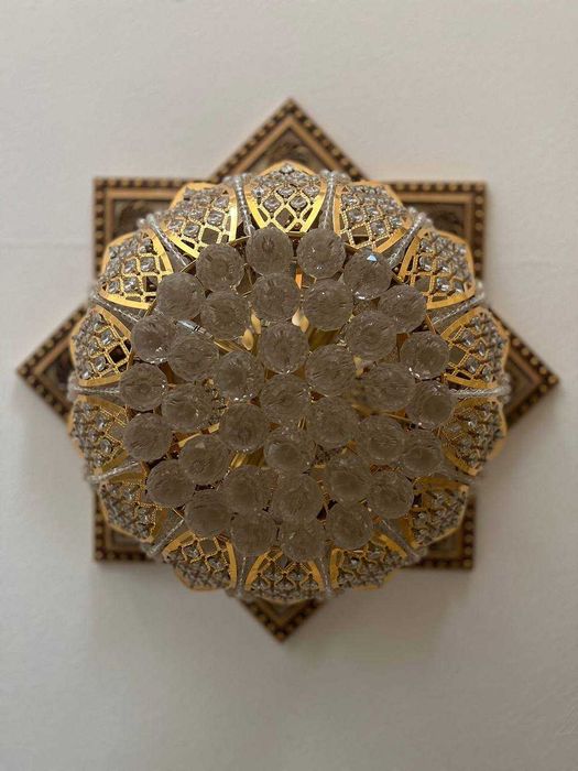 Продается люстра