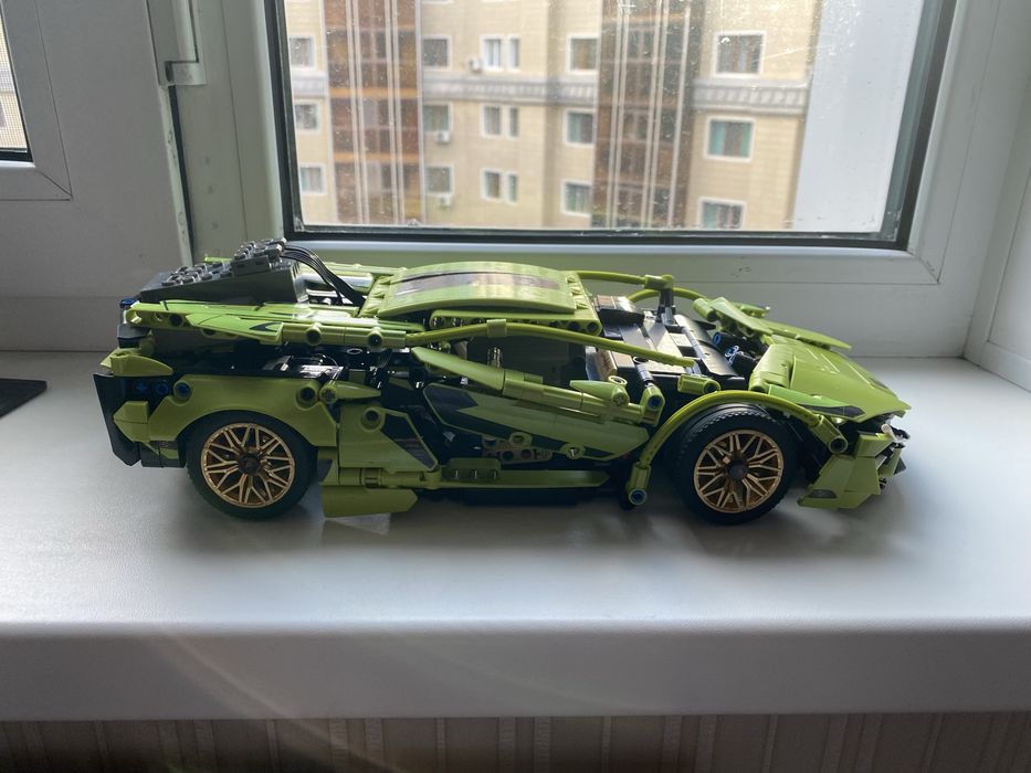 Продам лего машину ламборгини
