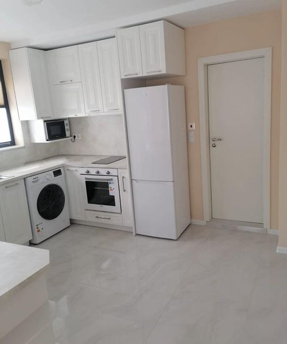 Дава се под наем Двустаен апартамент в Пловдив, Център - 70 кв.м за 900 € - Снимка #2