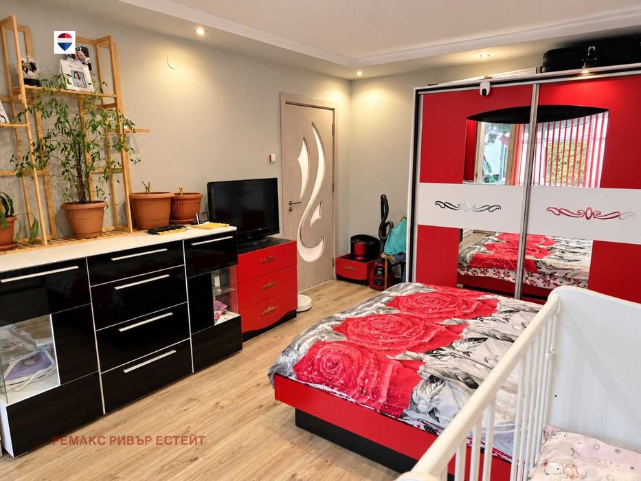 Продава се Двустаен апартамент в Русе, Родина 2 - 68 кв.м за 1803 €/кв.м - Снимка #12