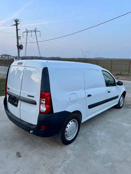 Vând Dacia Logan Van