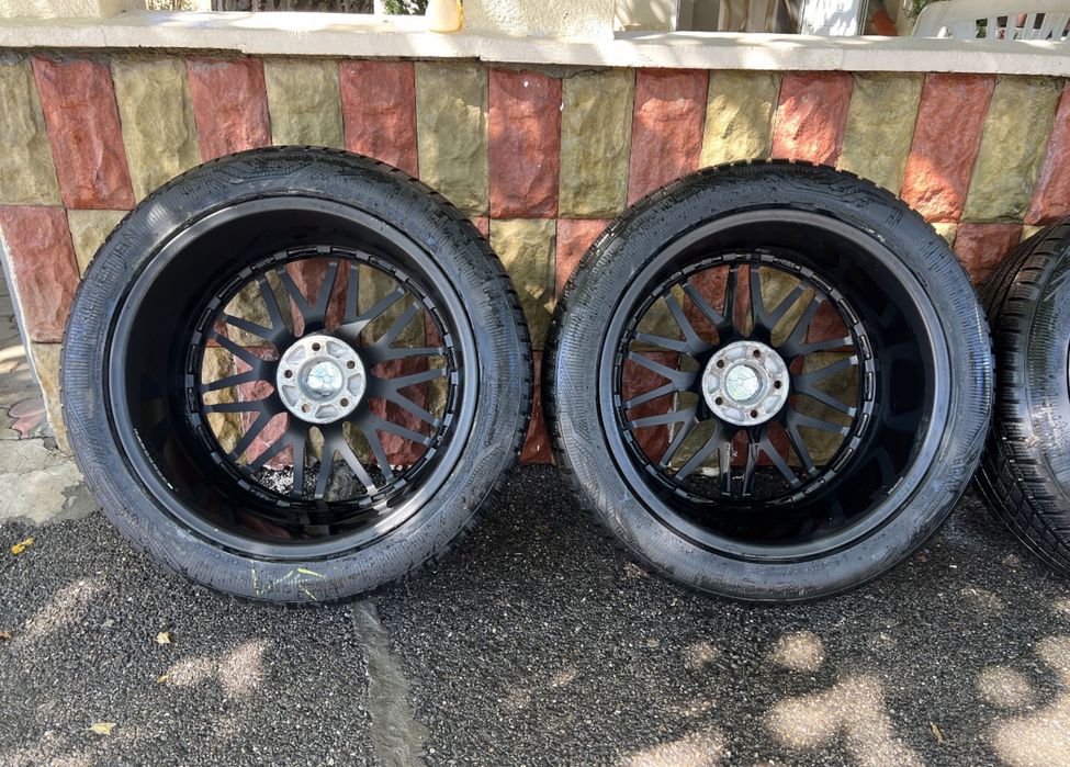 jante cu cauciucuri de iarna Mercedes 245/45 R20 DOT 2023