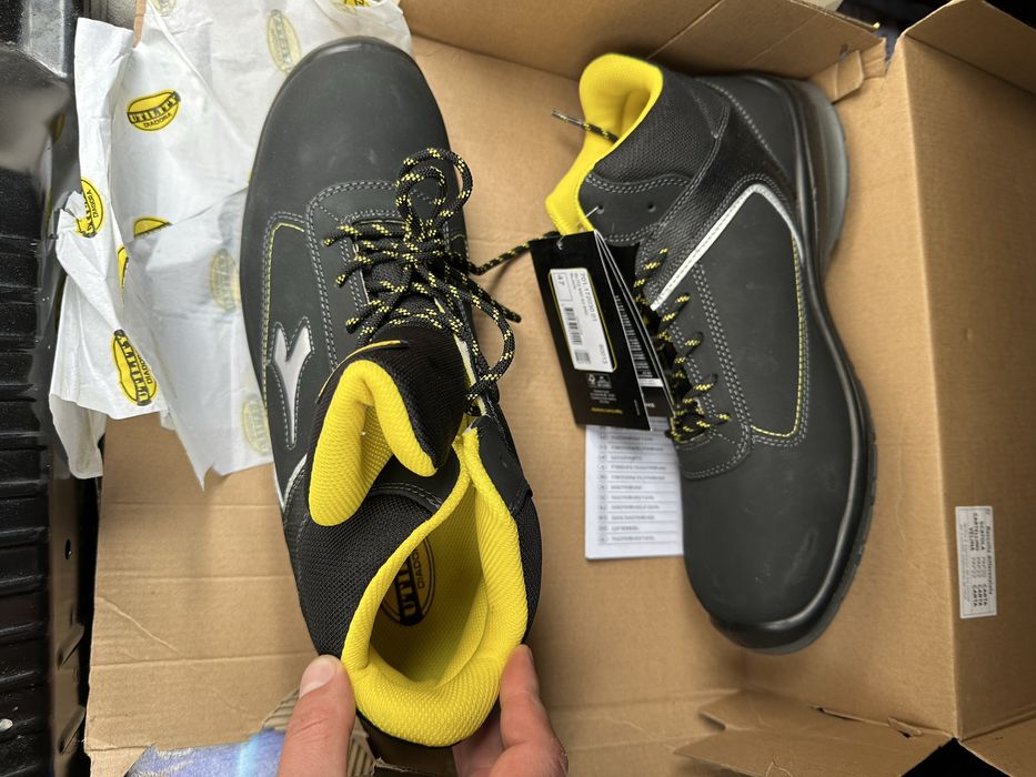 Работни обувки чисто нови 4 чифта !