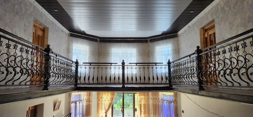 Tezda 15sotix 12xonla hovli sotiladi

Uy