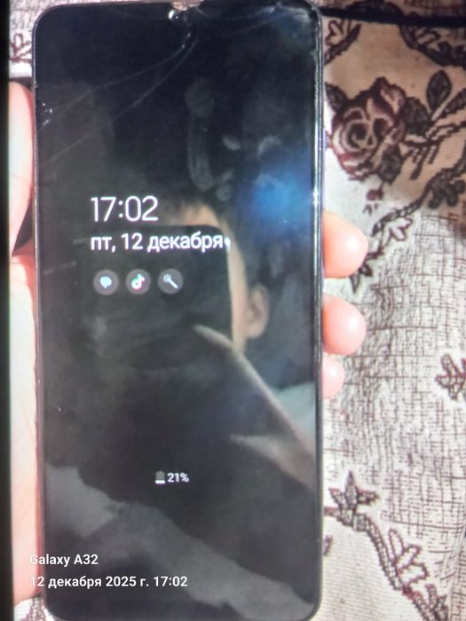 Самсунг а32.     О