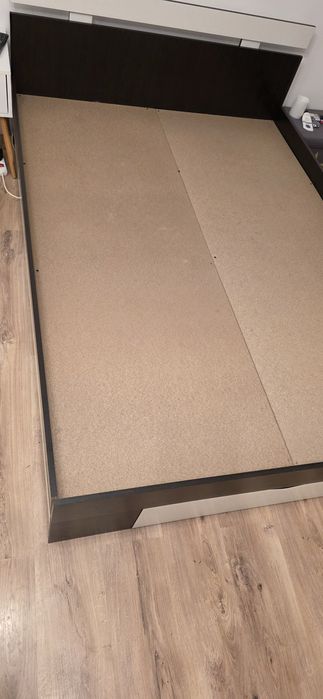 Pat doua persoane 140x200 cu lada + saltea spuma