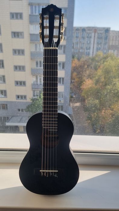 Продам гиталеле Yamaha GL1 в черном матовом цвете (Black).