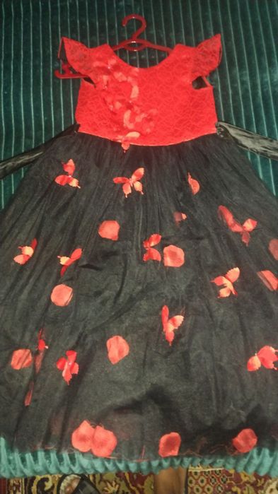 Продается вечернее платье на девочку