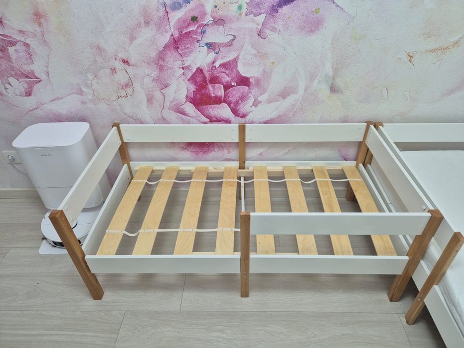 Кровать детская , белая