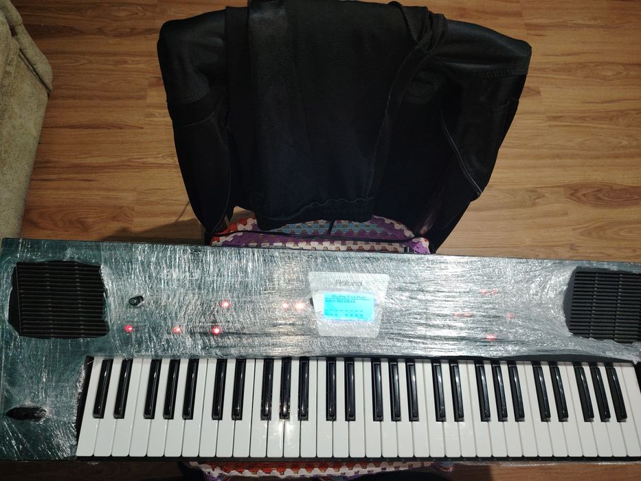 Продам синтезатор роланд бк3