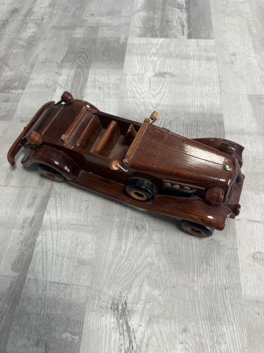 Masina epoca din lemn