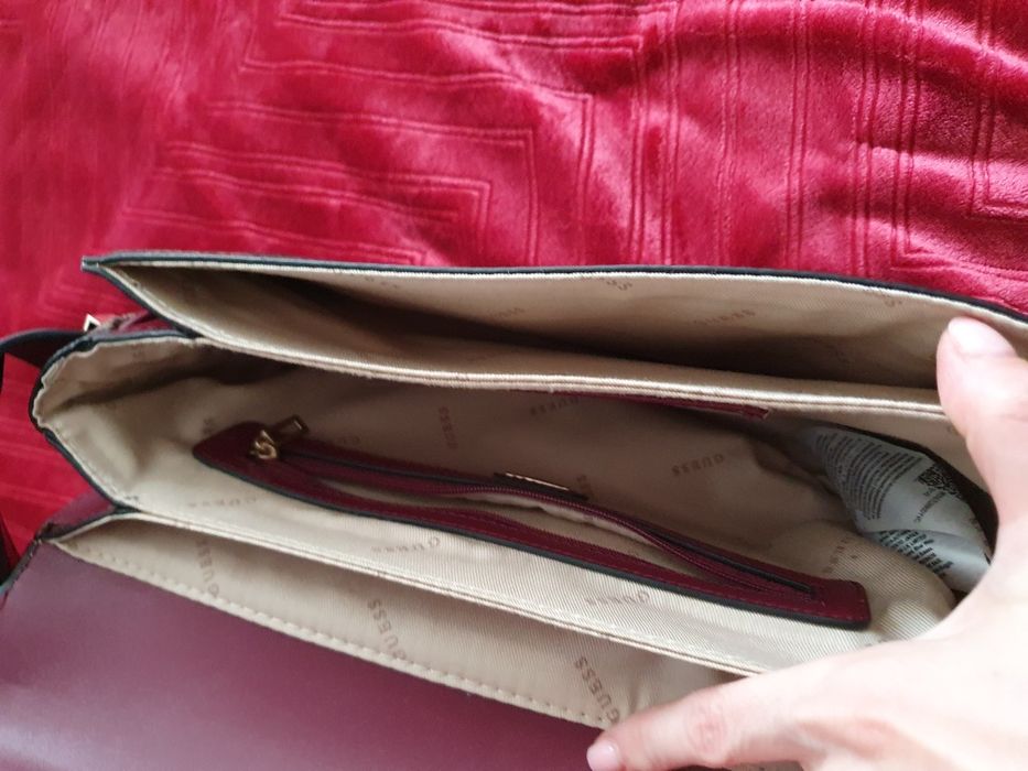 Geanta Guess Hensley negru/bordo