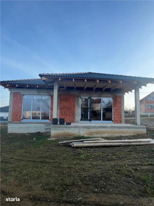 RECO Casa plan parter cu 3 dormitoare-la rosu- Paleu