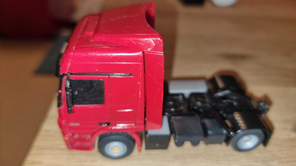 Se vinde macheta camion siku Mercedes