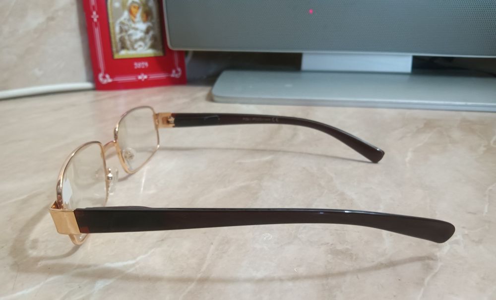 Универсални диоптрични очила с метална рамка