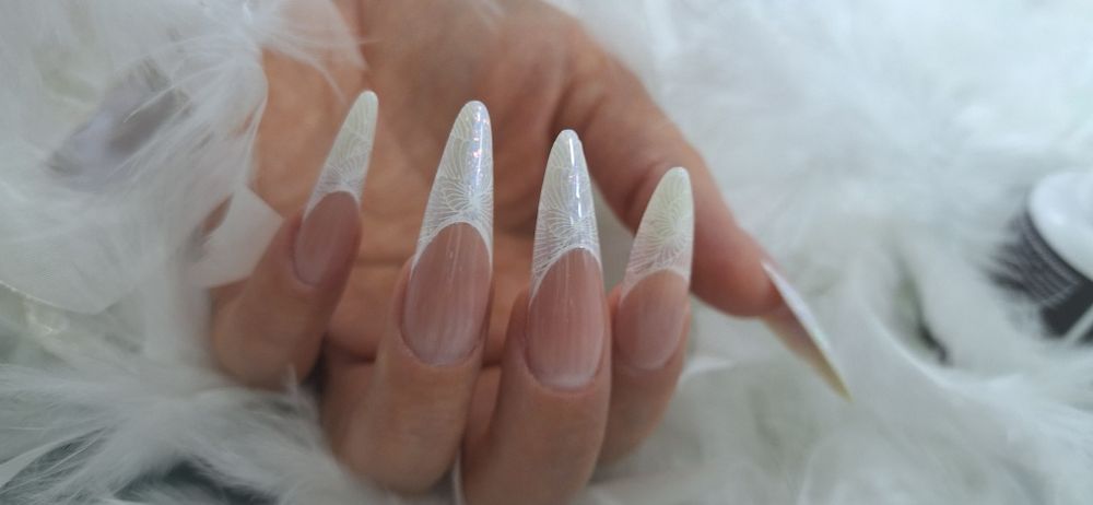 Модель на длинное наращивание Френч