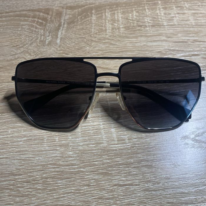 Солнцезащитные очки Michael Kors
