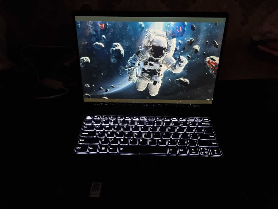 LENOVO FLEX 5i 14” x360 RAM: 8 GB DDR4 (4267 MHz), 512 GB NVMe M.2 SSD