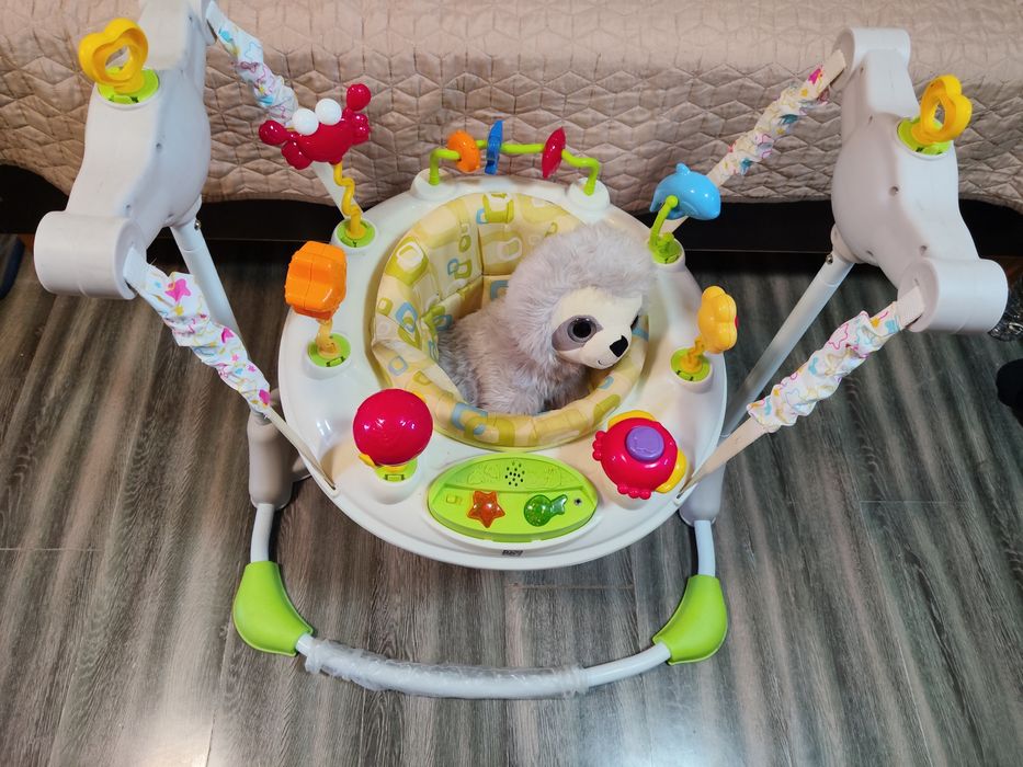 Бебешка проходилка, бънджи и бебешко одеяло за количка