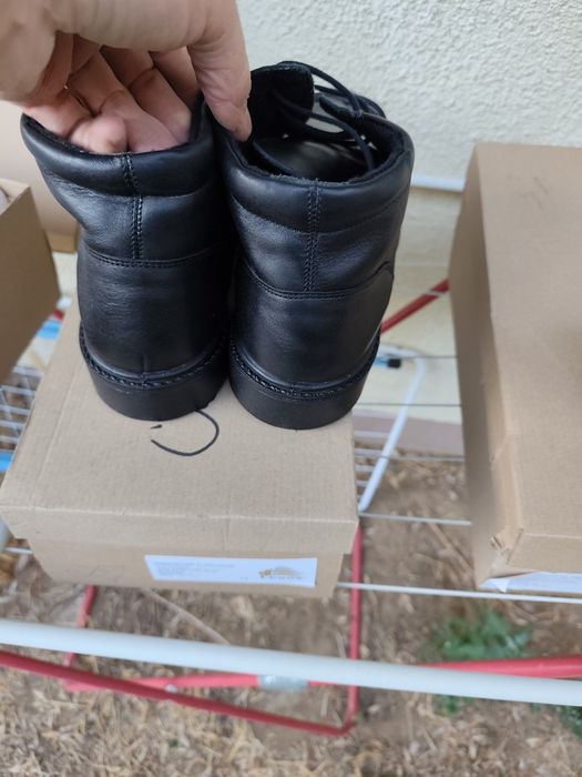 Продавам нови обувки номер 47 от естествена кожа Lenox.