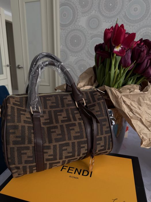 Fendi бочонок сумка