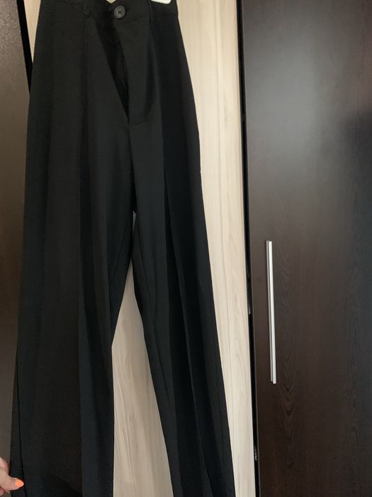 Черен панталон pull&bear