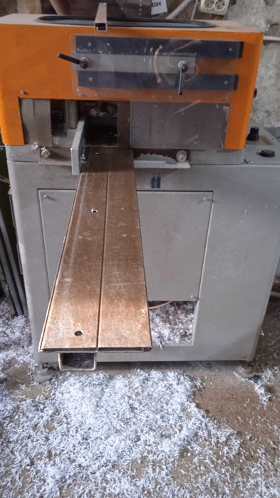 Vând freză montant pvc