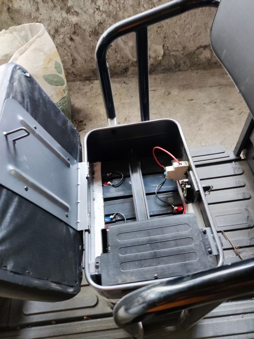 Триместна триколка