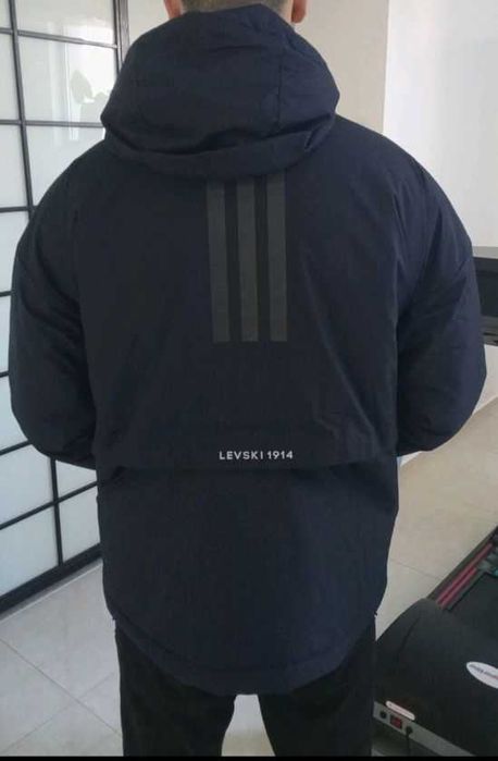 Зимно пухено,непромукаемо яке Левски София