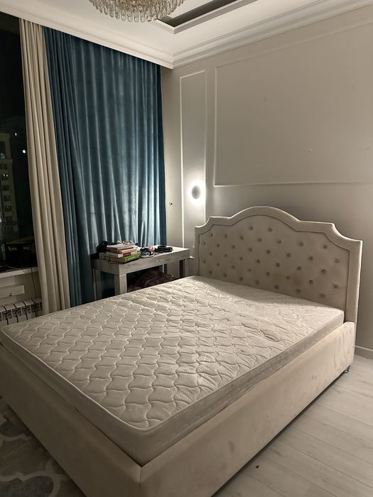 Продам двуспальнюю кровать