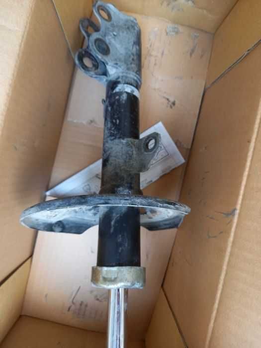 Амортисьор за ТОЙОТА КОРОЛА ВЕРСО 2002г.