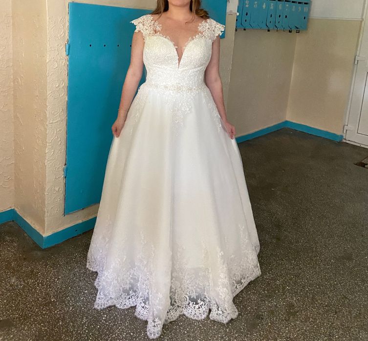 Rochie de mireasă mărime mare, A-line cu dantelă și corset ascuns