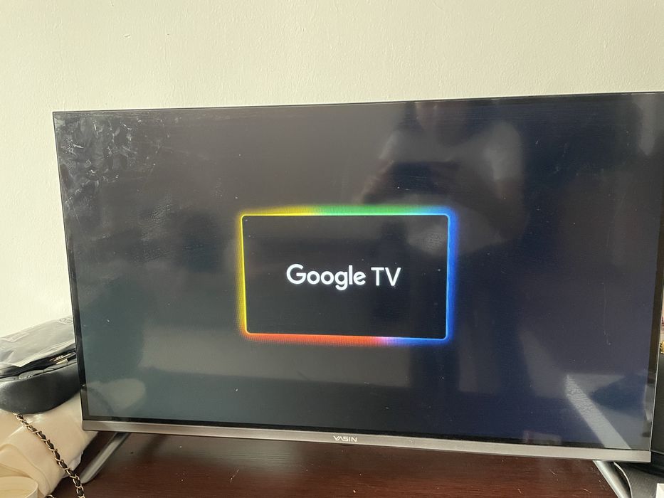 Телевизор YASIN Smart TV