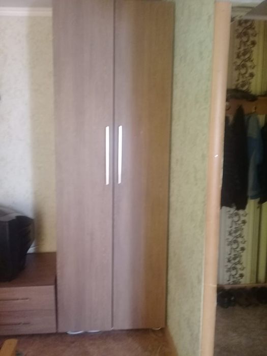 Продаётся спальная стенка и кровать.