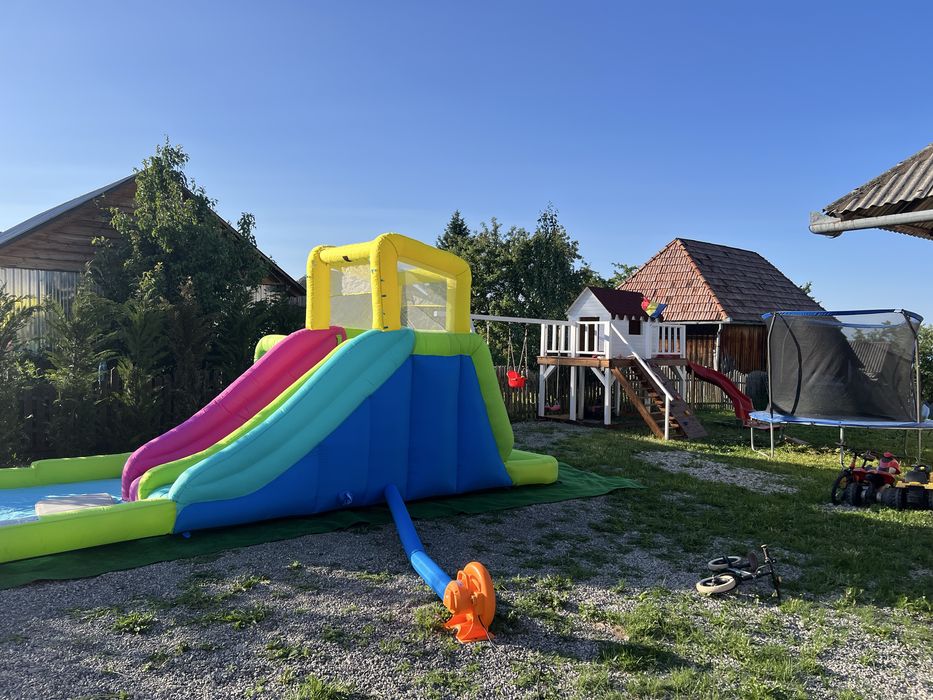 Inchiriez cabana Valley View