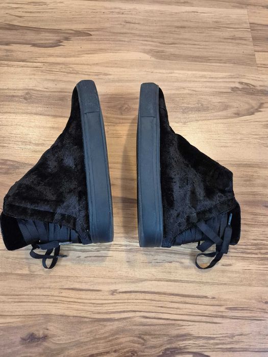 Ghete dama Zara marimea 36-5 lei transportul