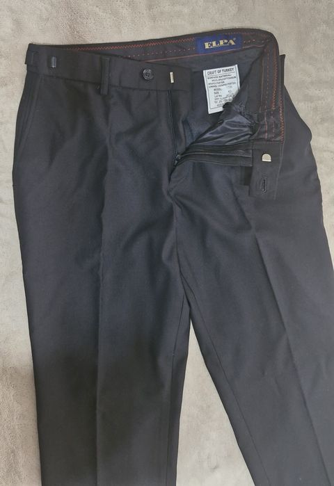 Продам школьную одежду.