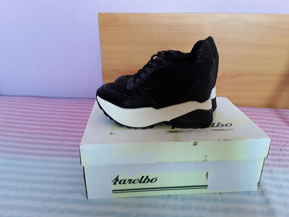 Vând Adidași Damă Platforma Mărimea 37 Italia