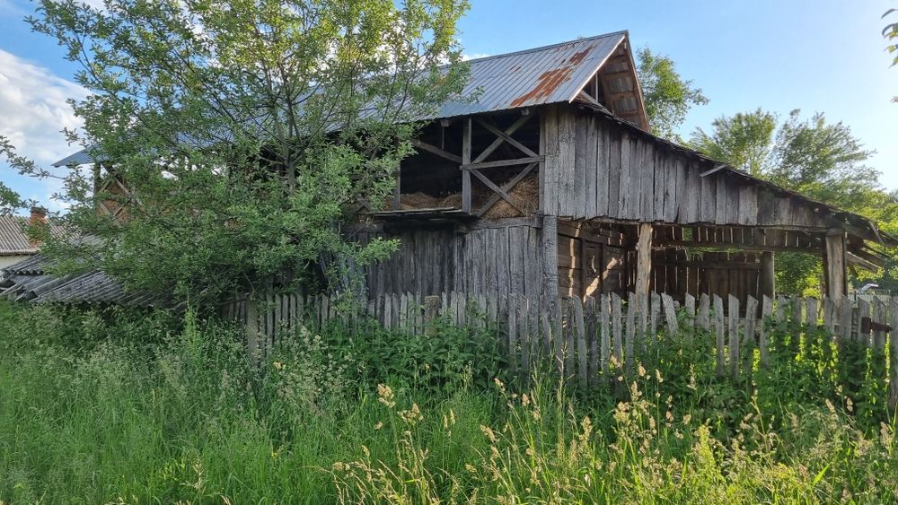 Casă batrânească din cărămidă