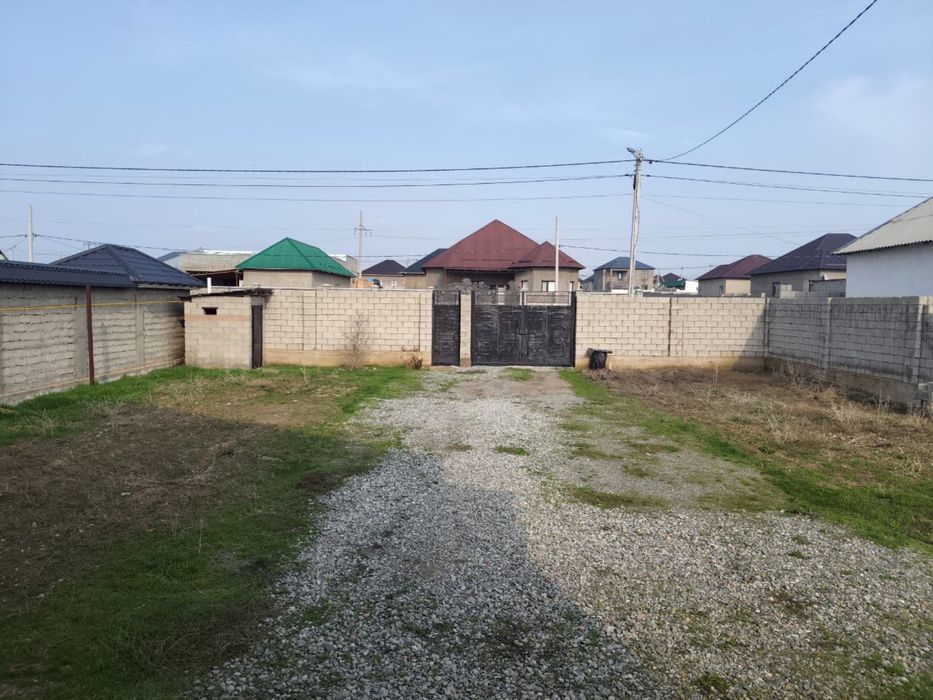 Продается недостроенный трехуровневый дом