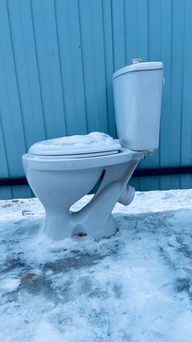 Продам б/у унитаз