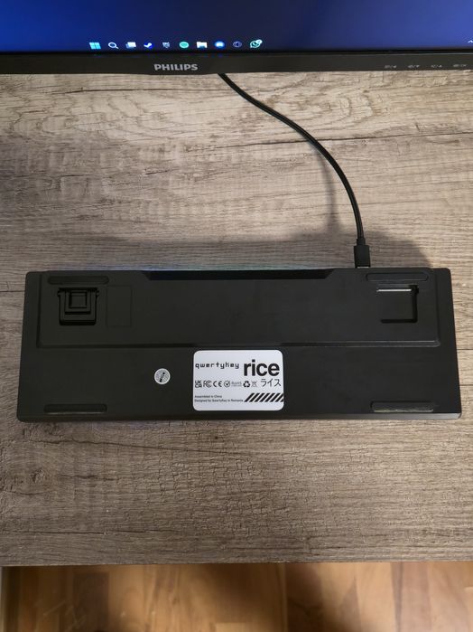 Tastatură Gaming Mecanică QwertyKey Rice 60% RGB - Hot-swappable