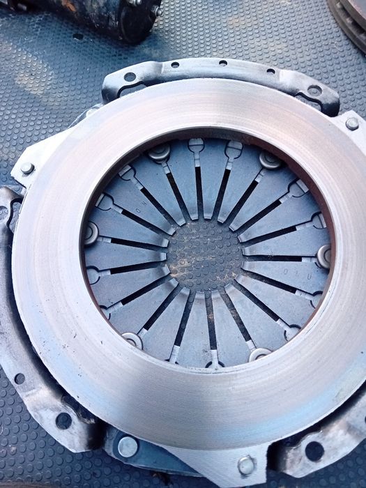 Продавам съединител от Опел 1.4 16в.90кс